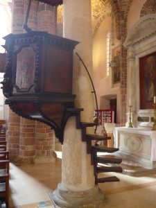 Kotor cathedral pulpit