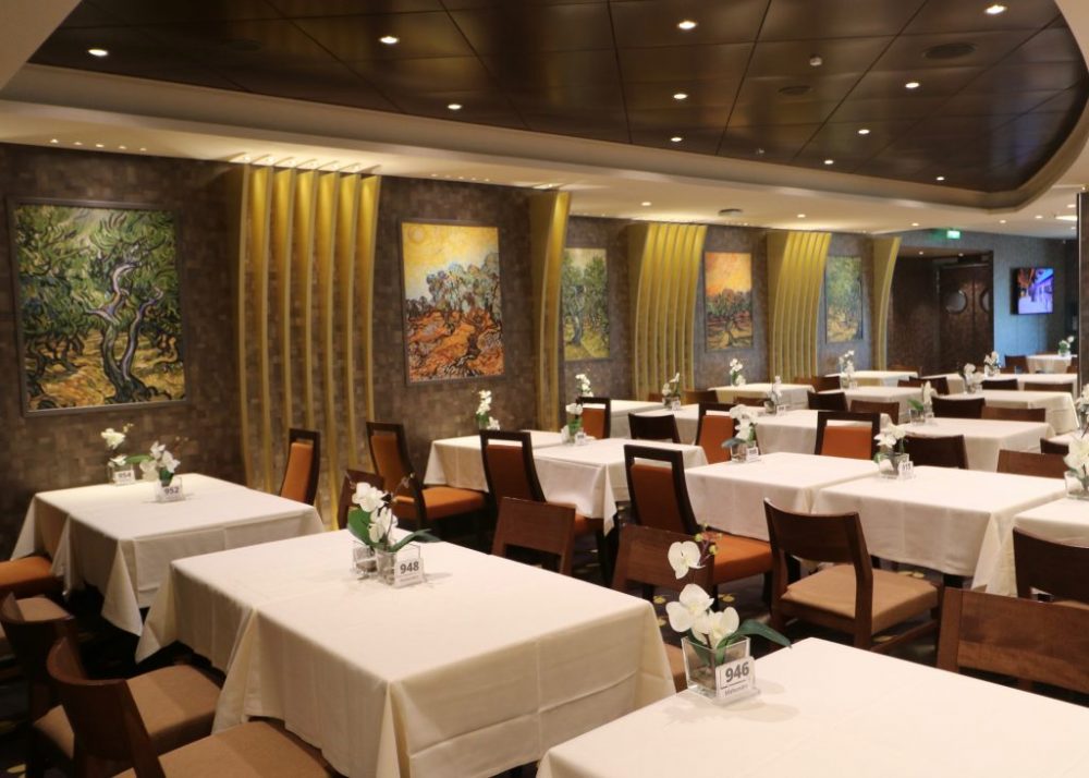 Meraviglia main dining room 