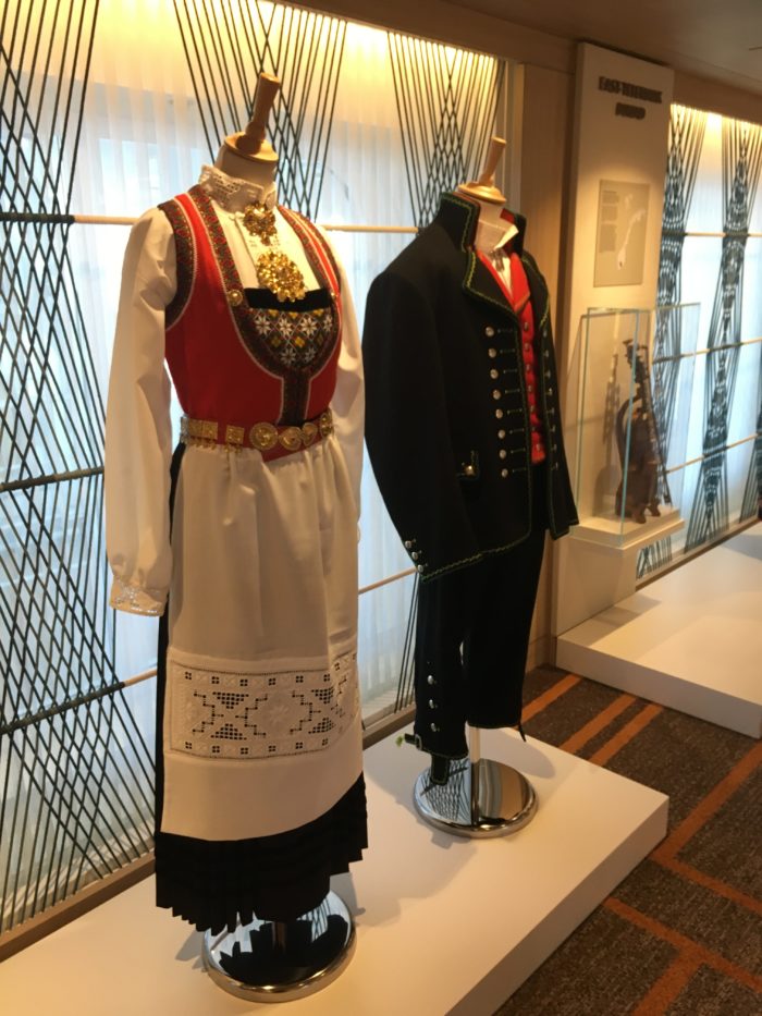 Norwegian national outfits 