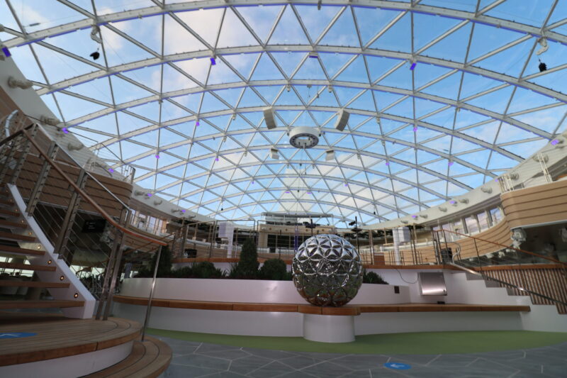 P&O Iona Skydome ground level entrance